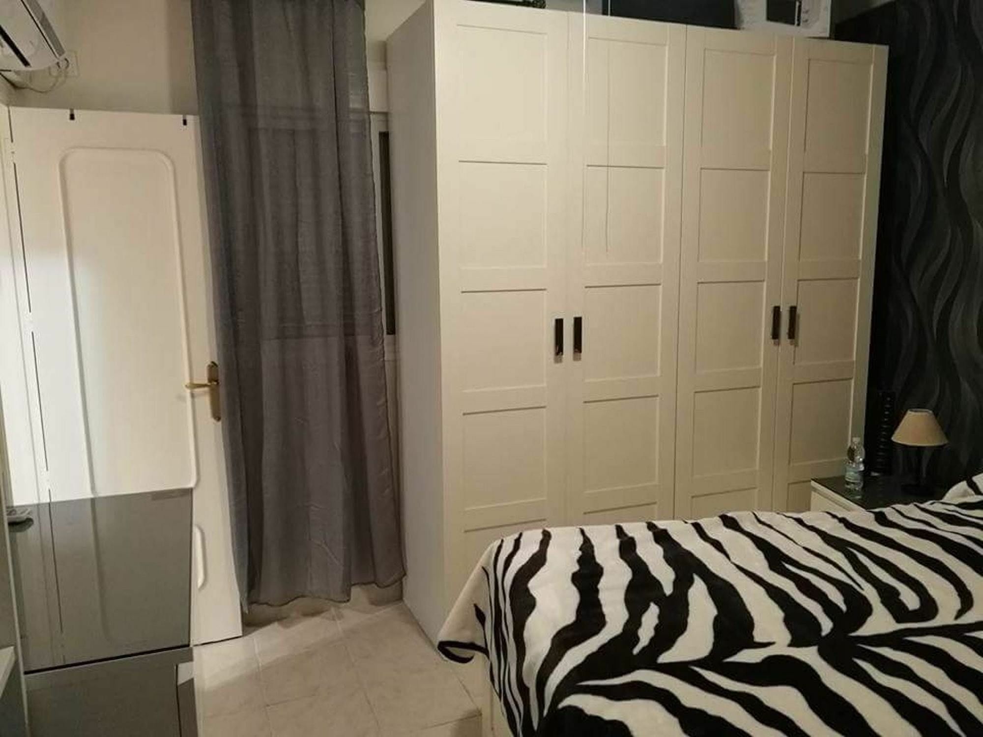 With One Bedroom In Sevilla, With Wonderful View, Balco Appartement Séville